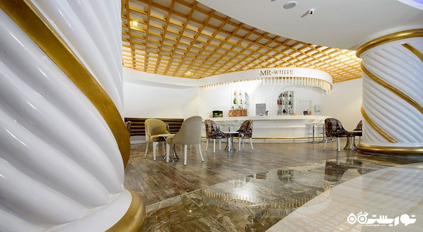 بار مستر وایت هتل ری مار